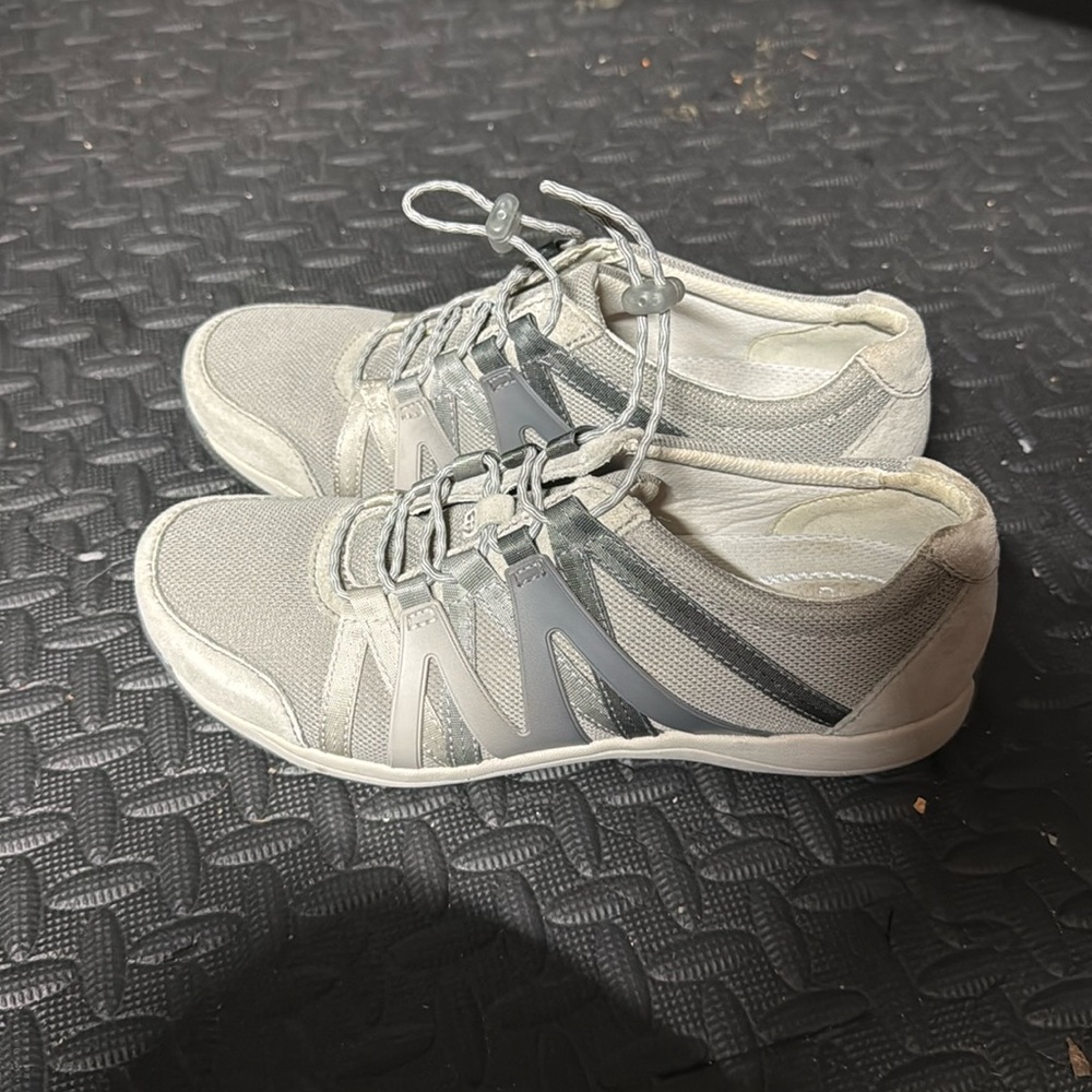 Used a few times Dansko women’s Henriette comfort sneakers size 39 color grey